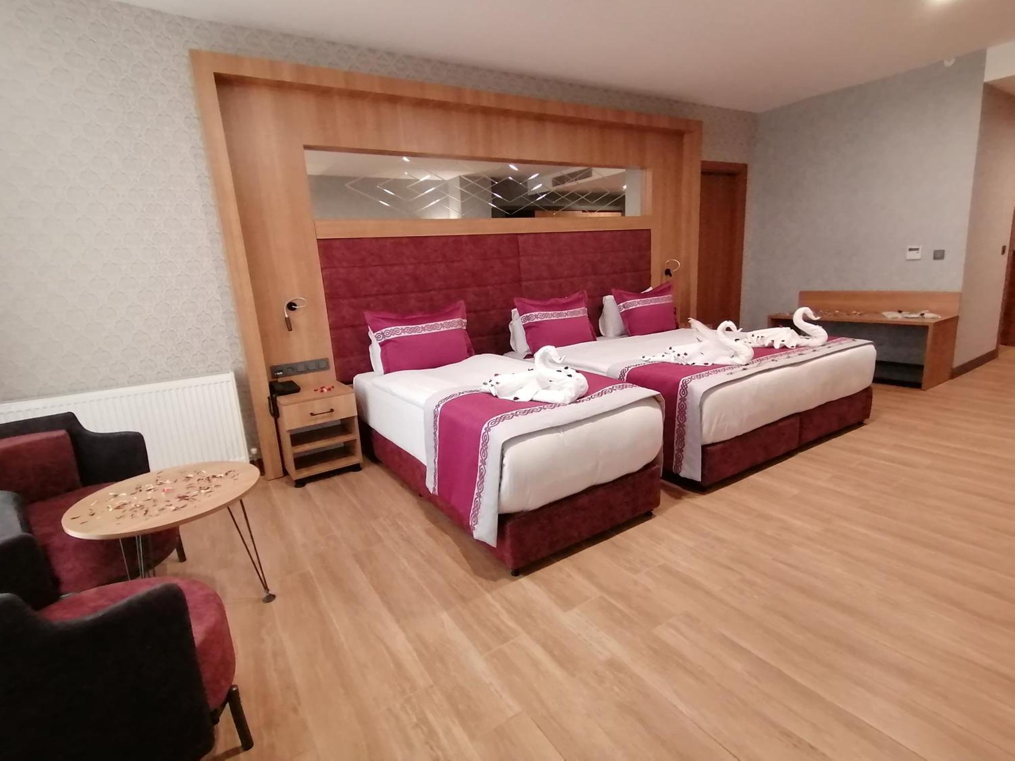 Lavanta Tepesi Hotel Ve Spor Tesisleri 부르두르 외부 사진