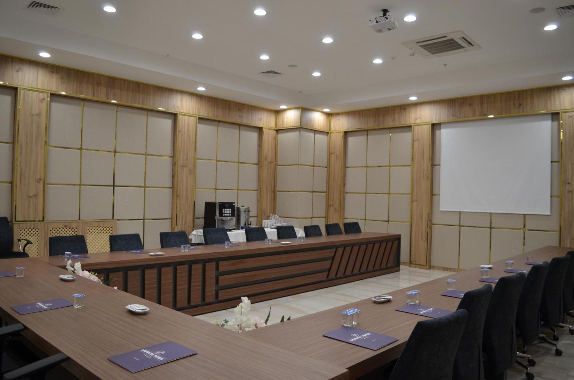Lavanta Tepesi Hotel Ve Spor Tesisleri 부르두르 외부 사진